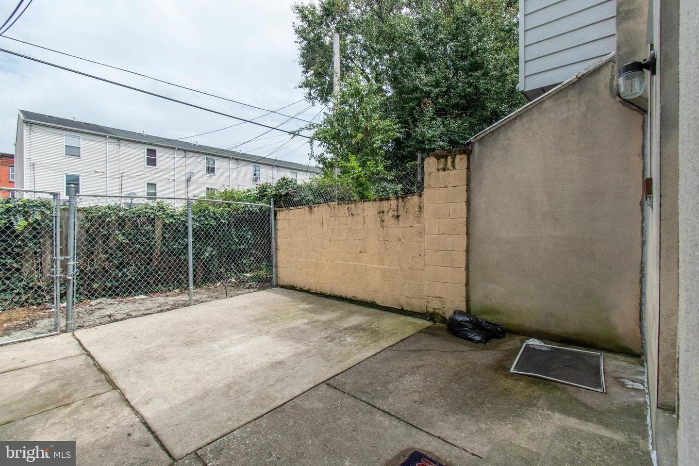 1635 Fontain Street photo 28
