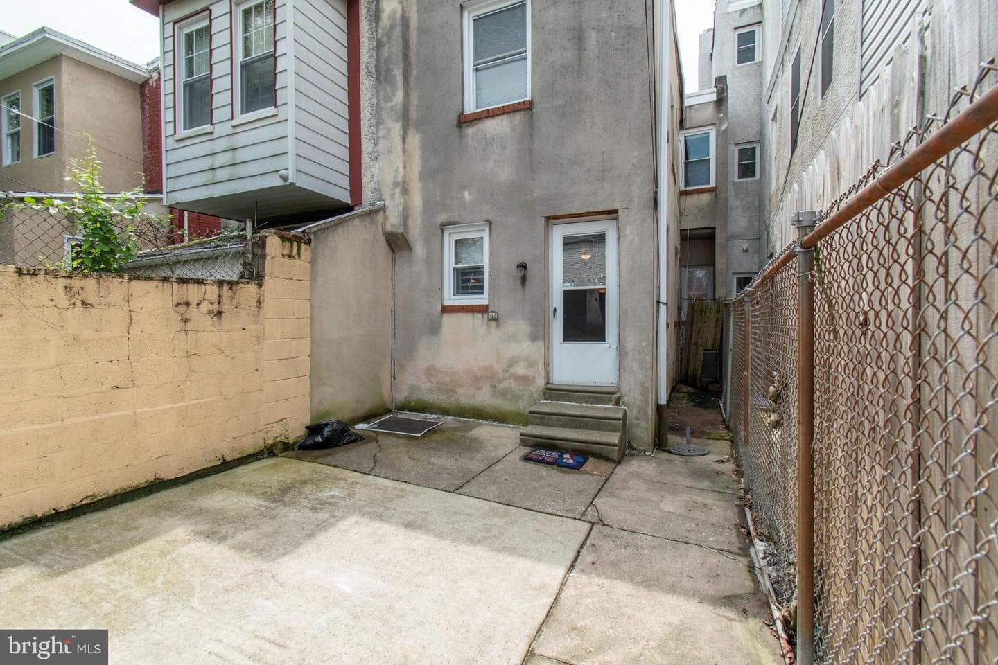 1635 Fontain Street photo 29
