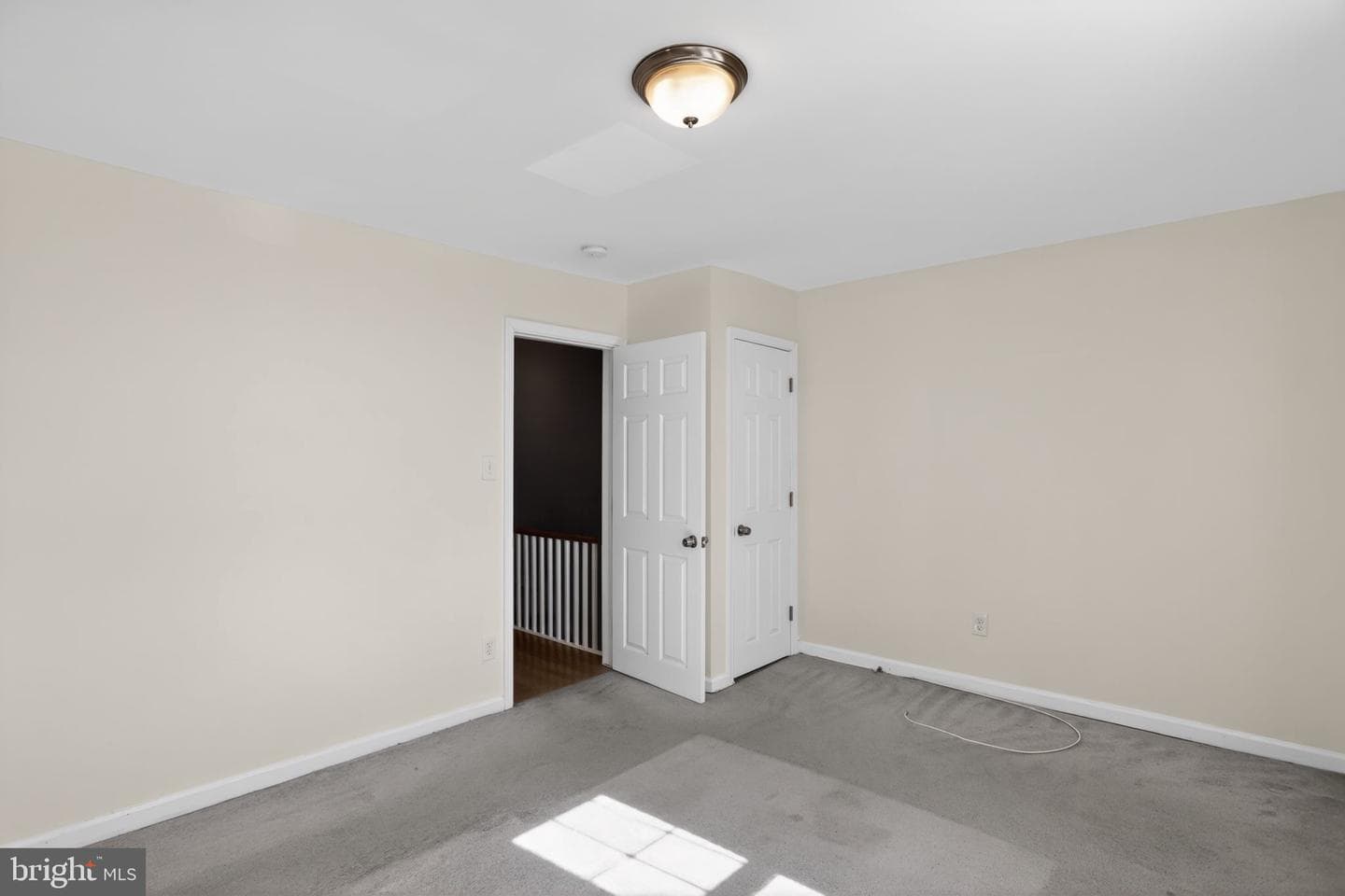1409 E Weaver Street photo 12