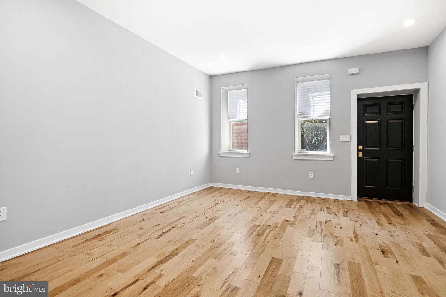 1329 Dickinson Street photo 5