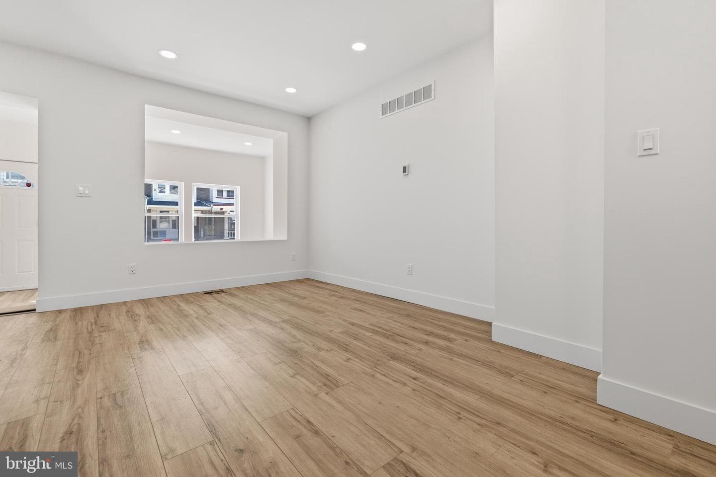 1724 N Edgewood Street photo 7