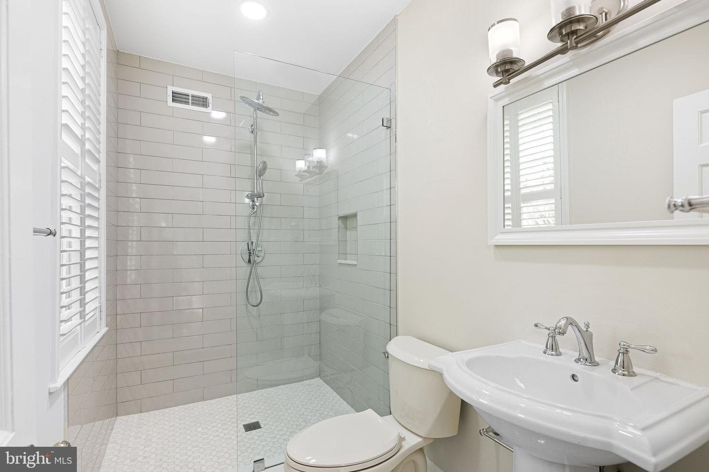 1115 Lombard Street photo 24