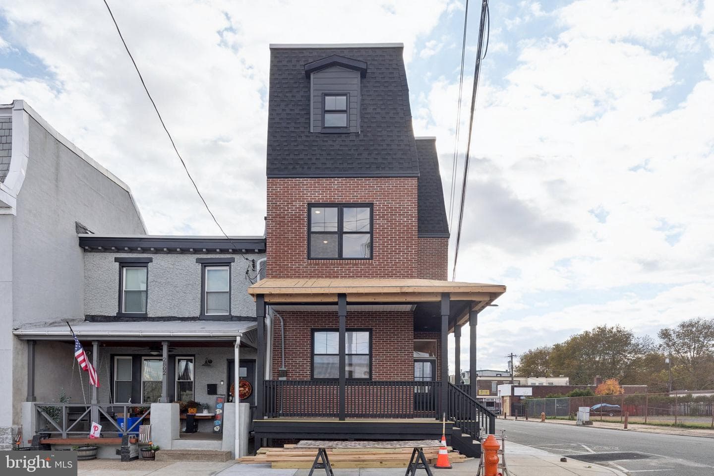 2800 Bridge Street photo 2