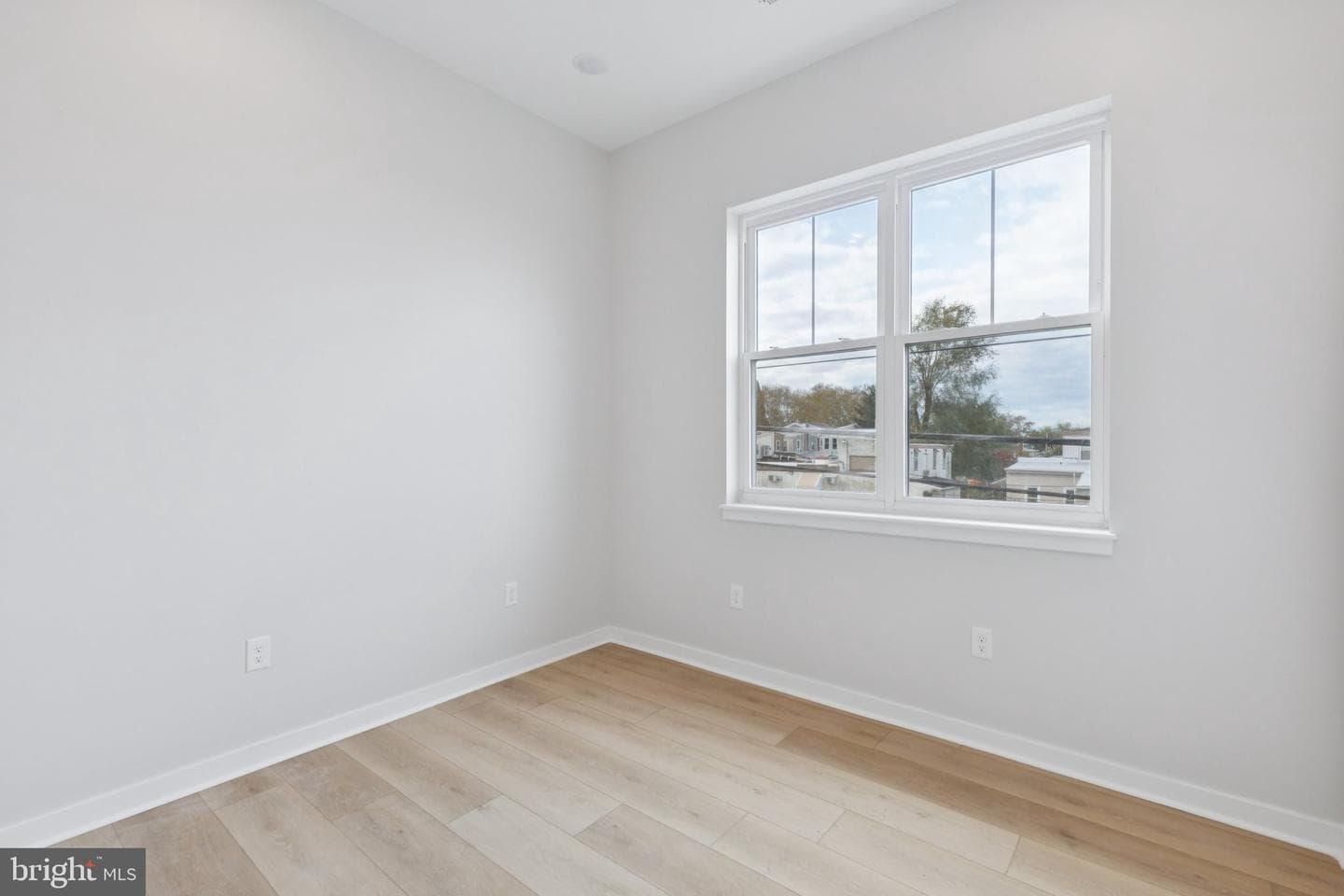 2800 Bridge Street photo 36