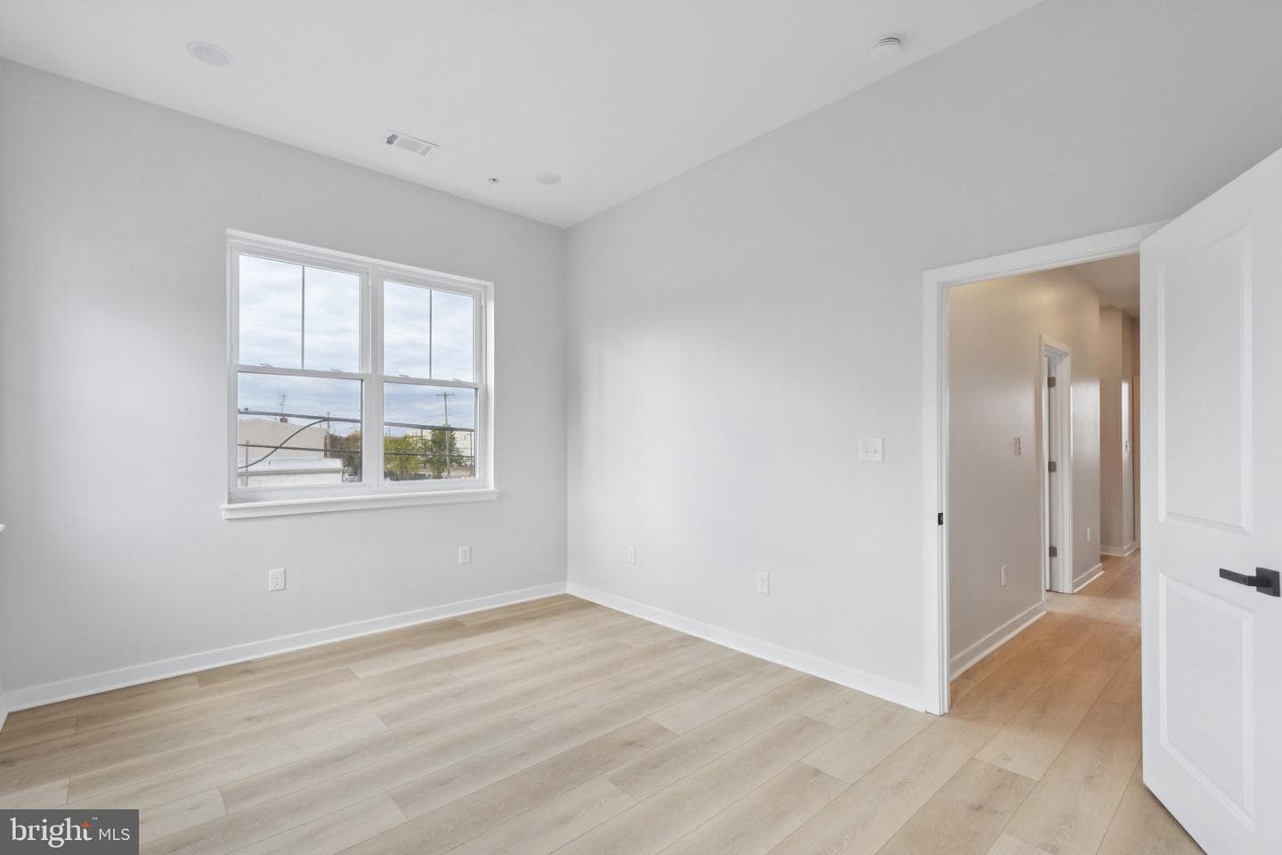 2800 Bridge Street photo 37
