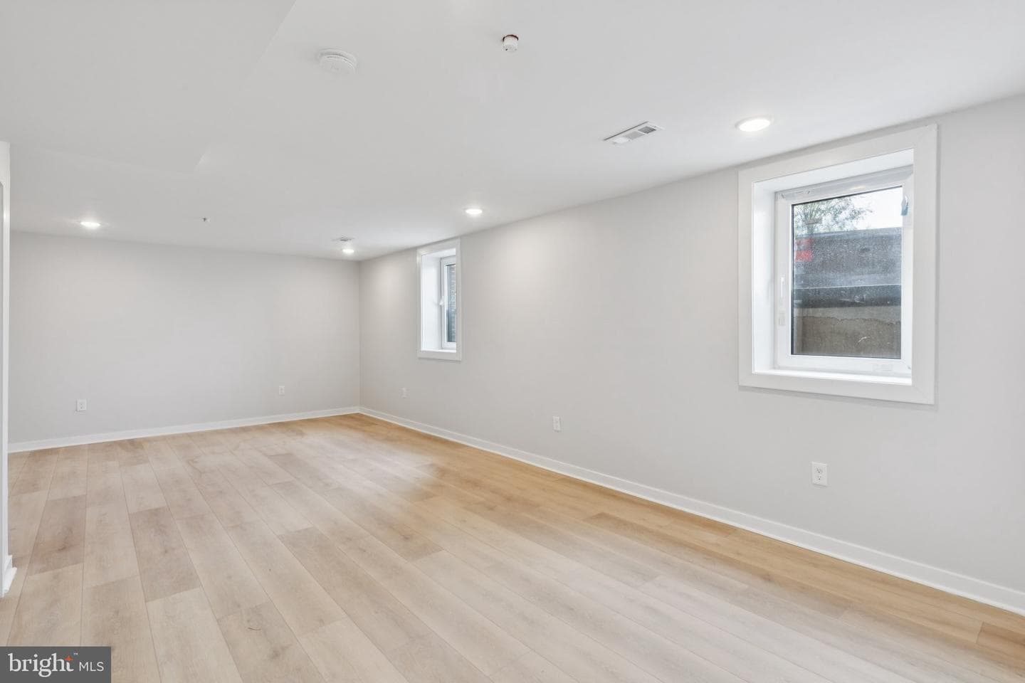 2800 Bridge Street photo 44