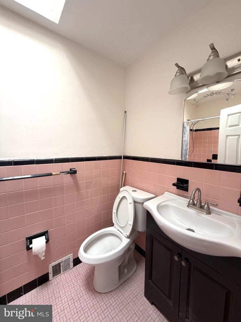 3115 Gilham Street photo 5