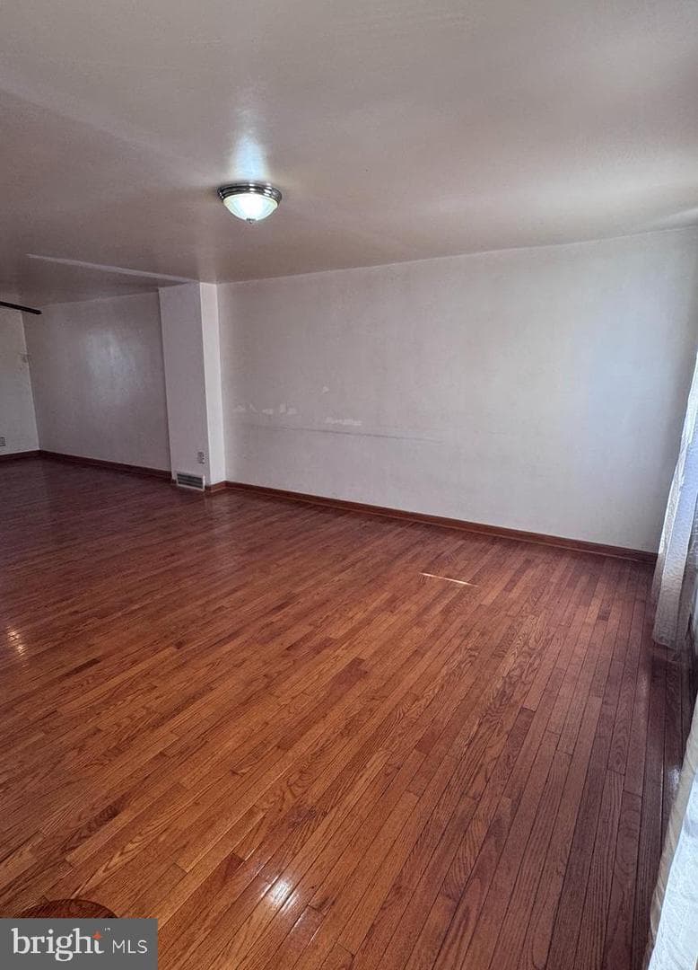 747 Landis Street photo 5