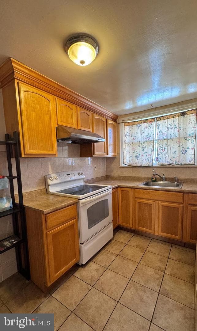 747 Landis Street photo 8