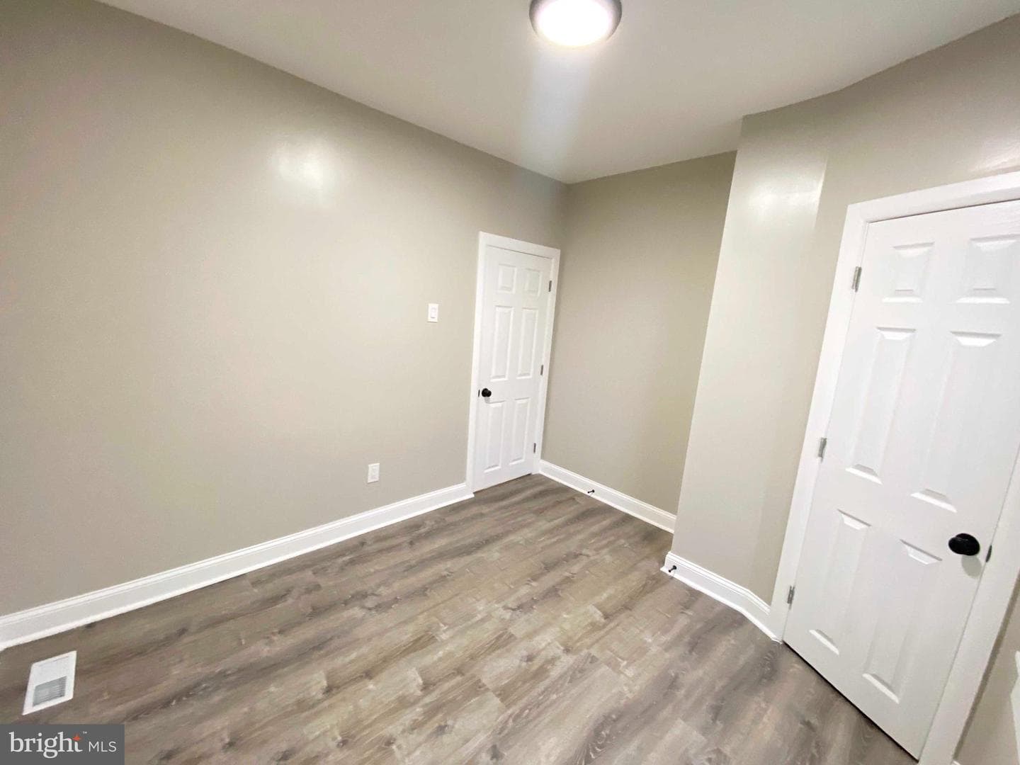 3027 Agate Street photo 4