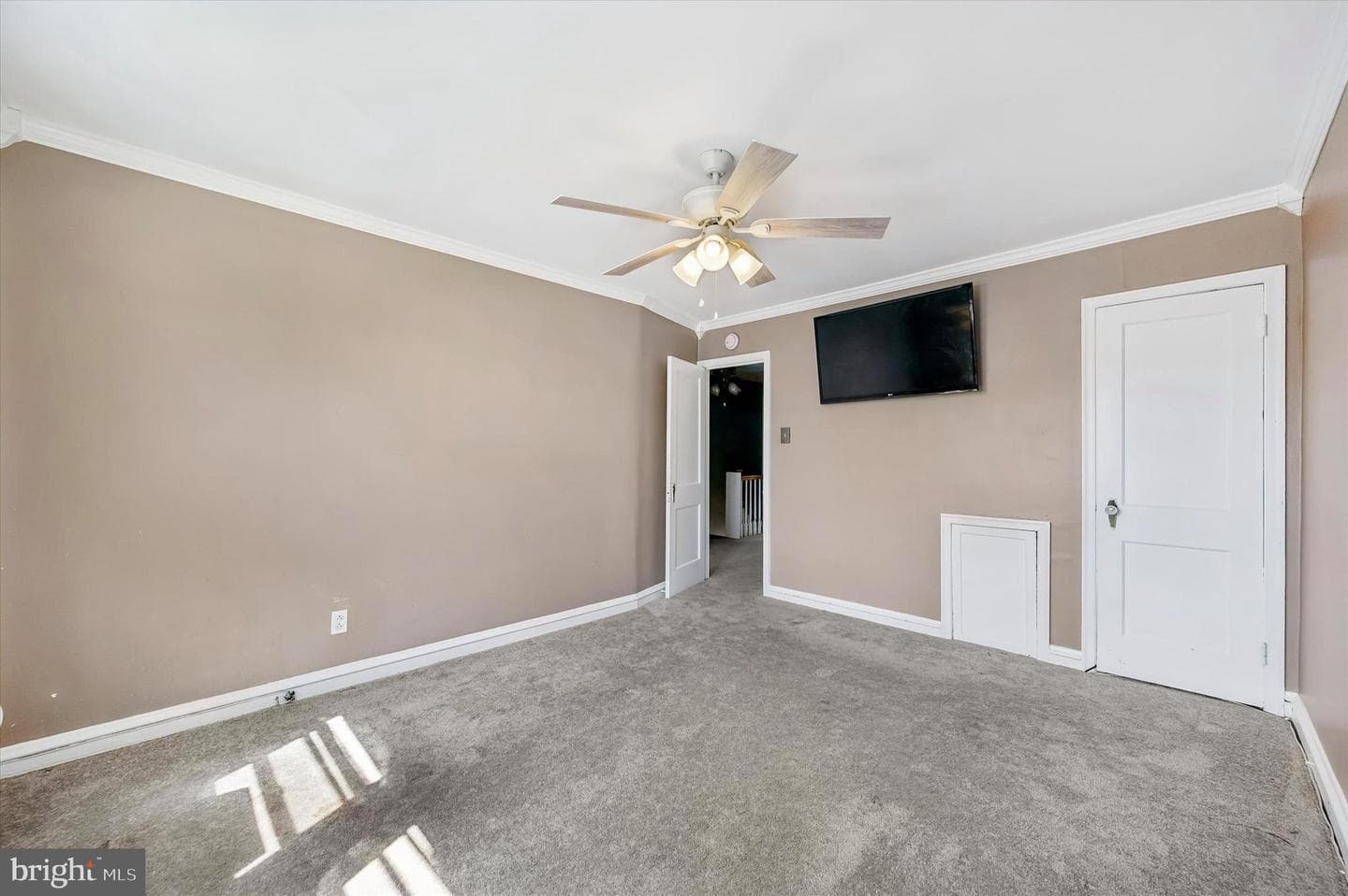 1448 Devereaux Avenue photo 15