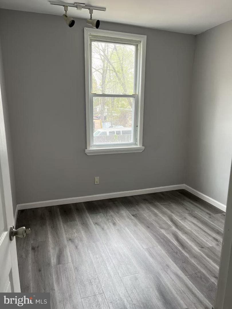 5740 Harbison Avenue photo 10