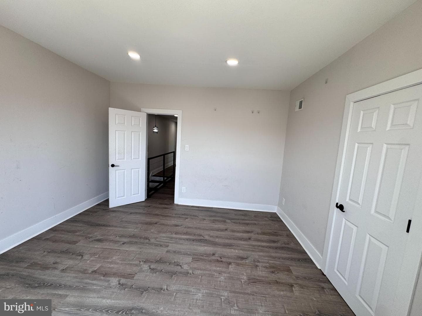 5511 Pemberton Street photo 23