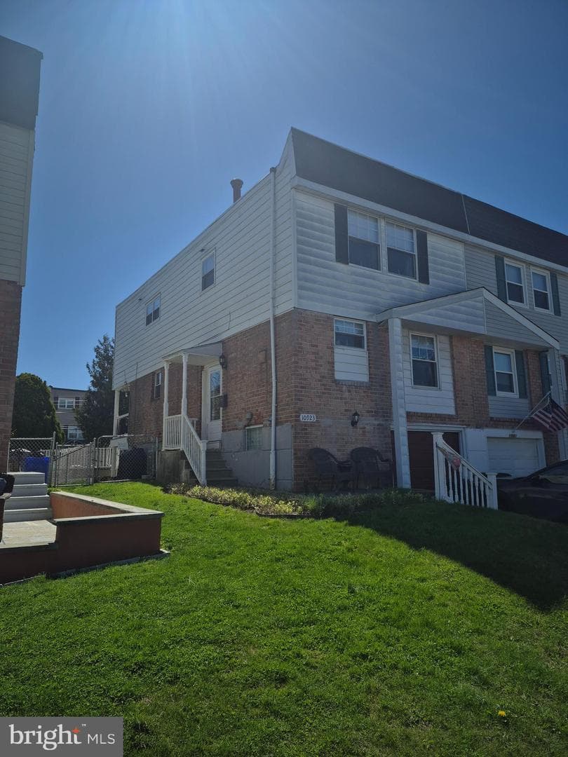 10923 Kirby Drive photo 2