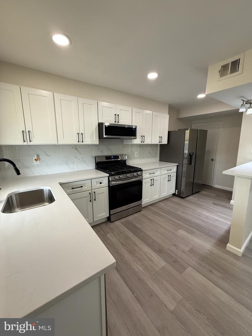 1610 Benner Street photo 15