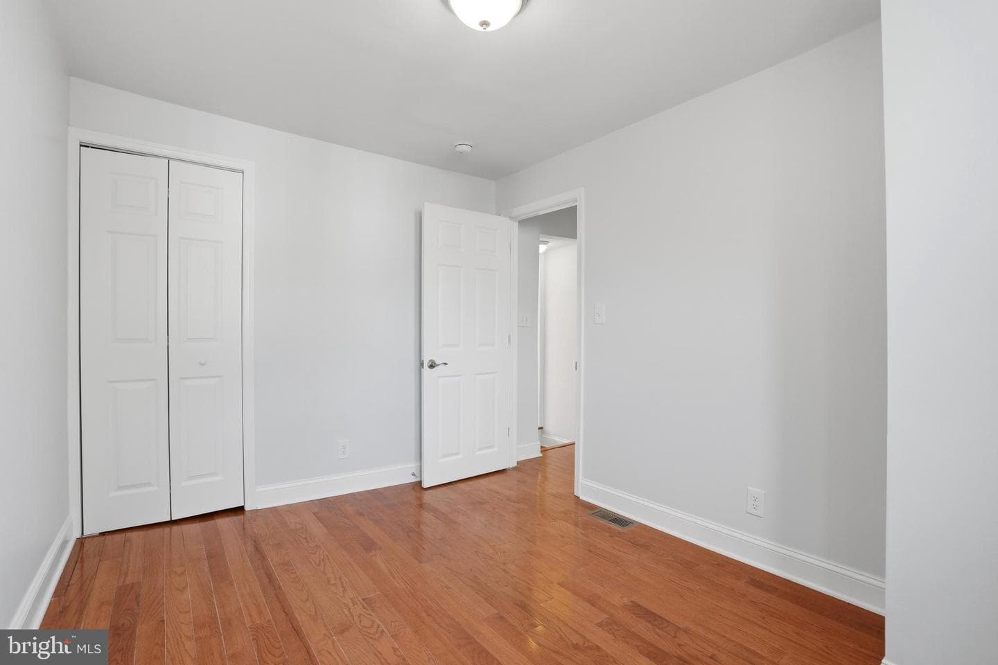 2051 E Fletcher Street photo 21