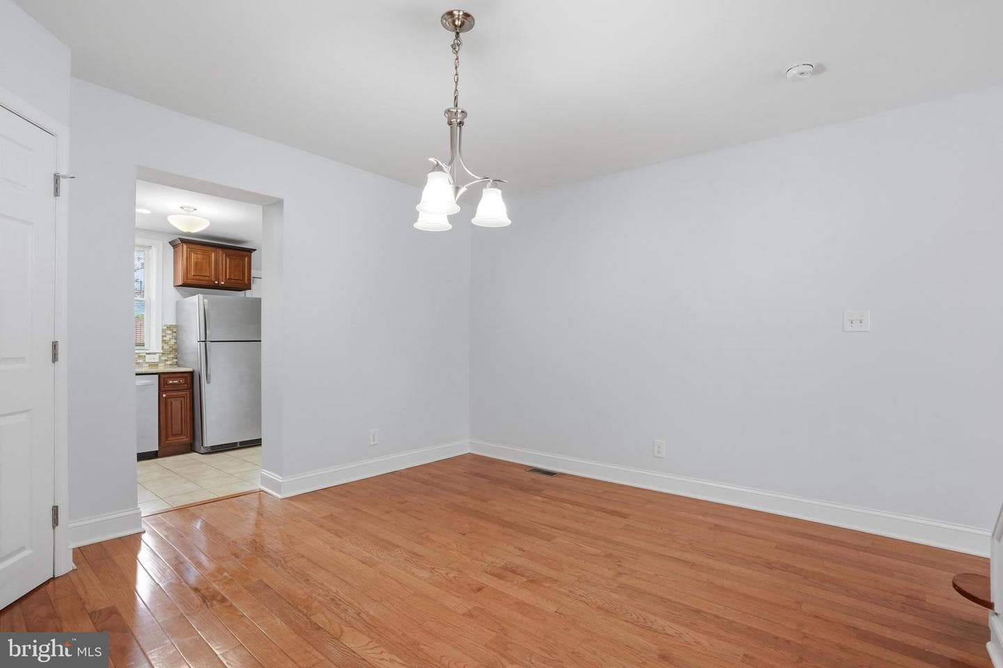 2051 E Fletcher Street photo 8