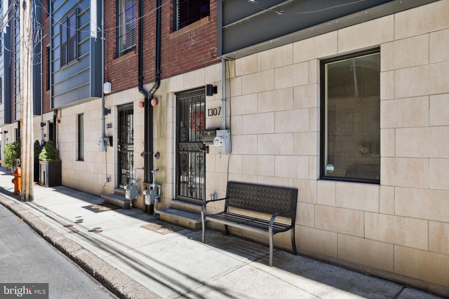 1307 S Hancock Street photo 2