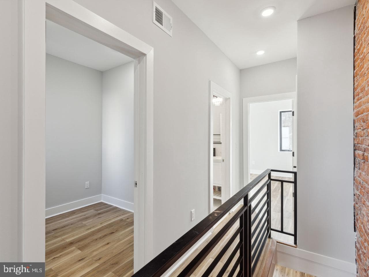 2103 E Orleans Street photo 11