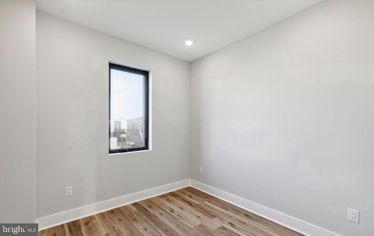 2103 E Orleans Street photo 12