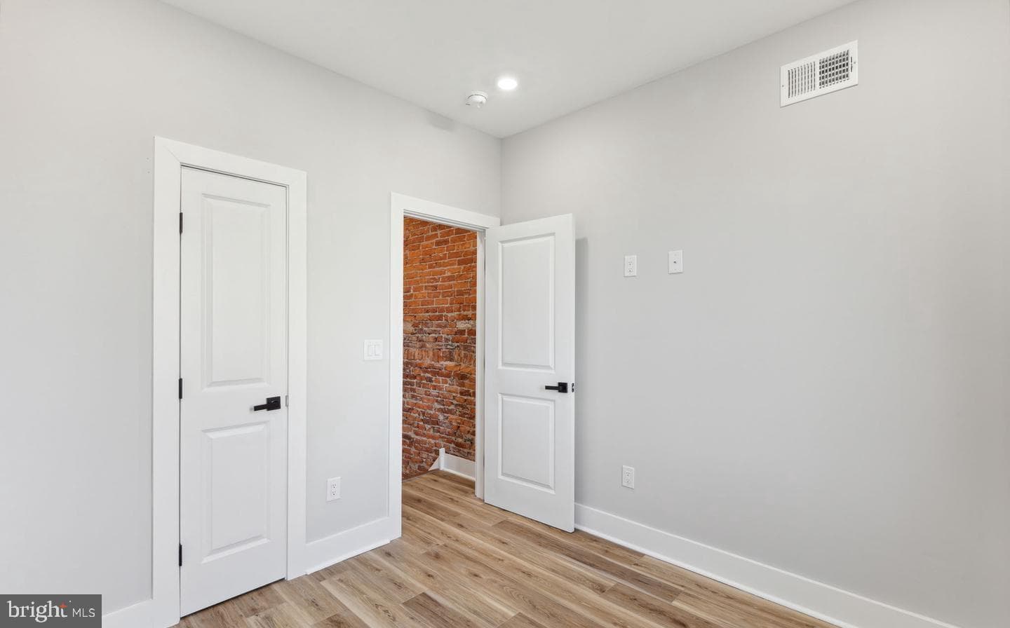 2103 E Orleans Street photo 13