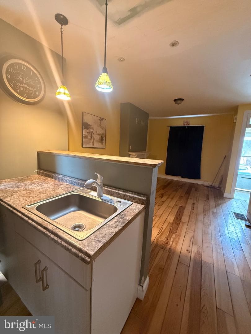 166 N Dearborn Street photo 10
