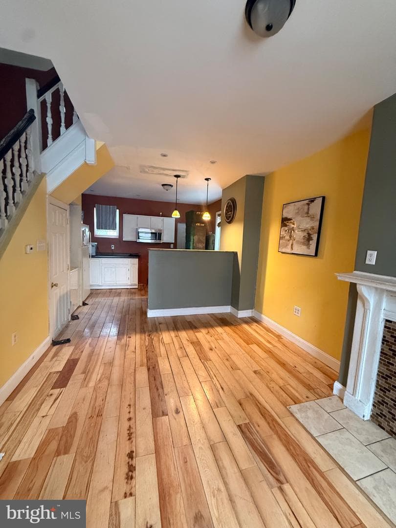 166 N Dearborn Street photo 3