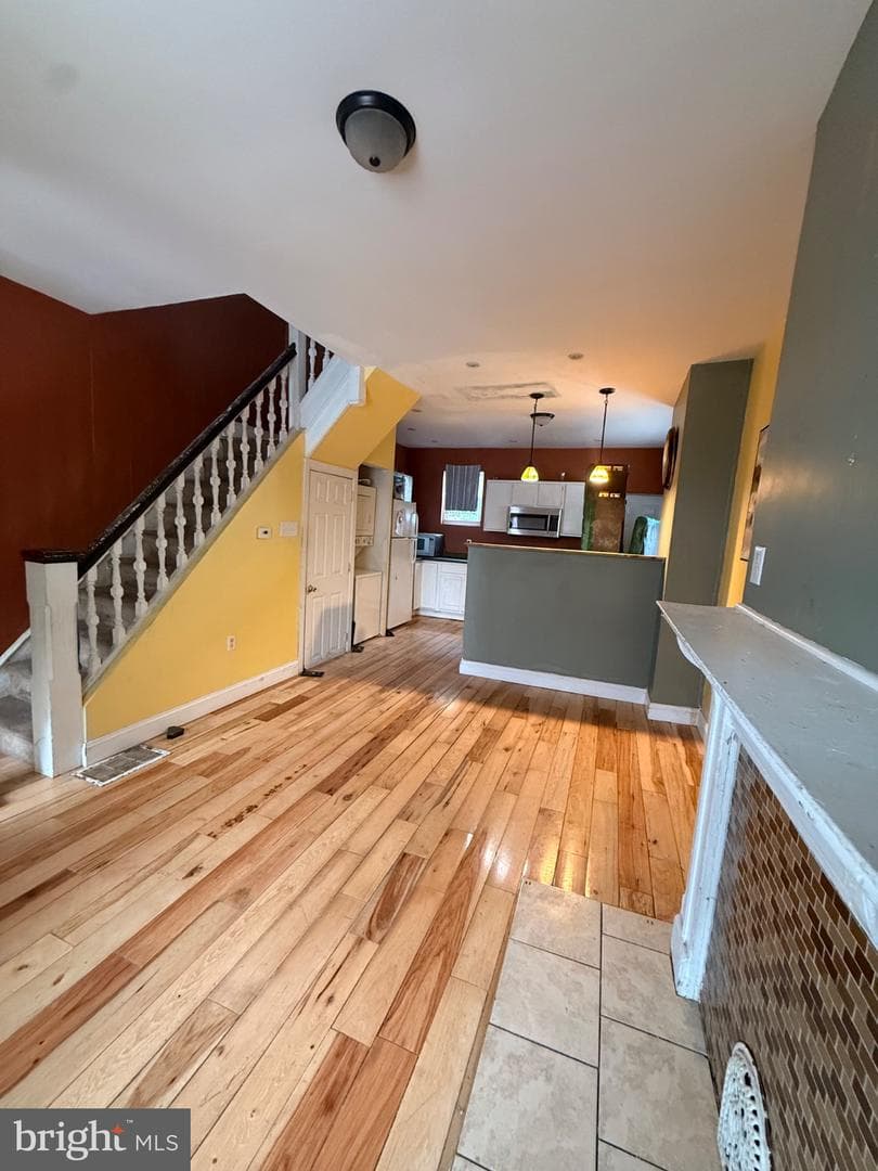166 N Dearborn Street photo 6
