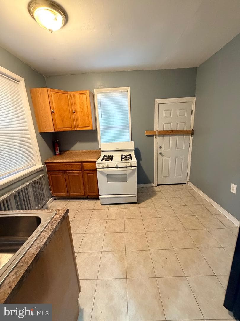 5520 Addison Street photo 7