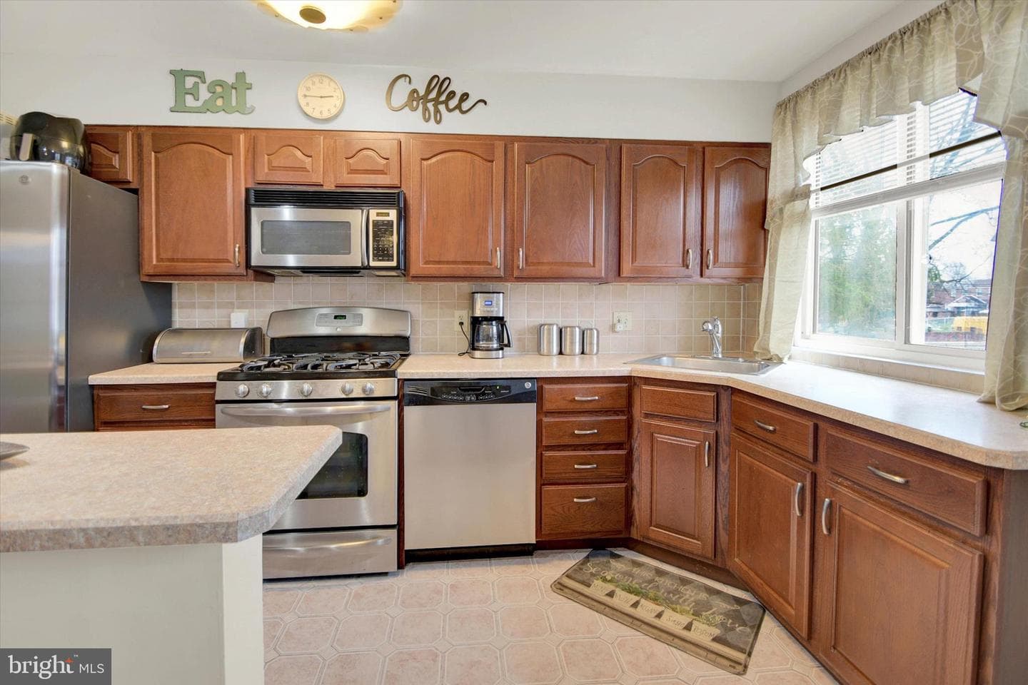 8608 Williams Avenue photo 12