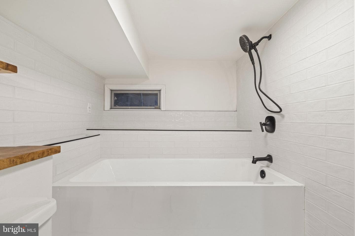 174 Lauriston Street photo 26