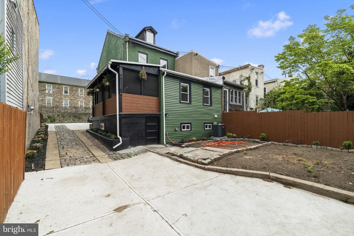 174 Lauriston Street photo 57