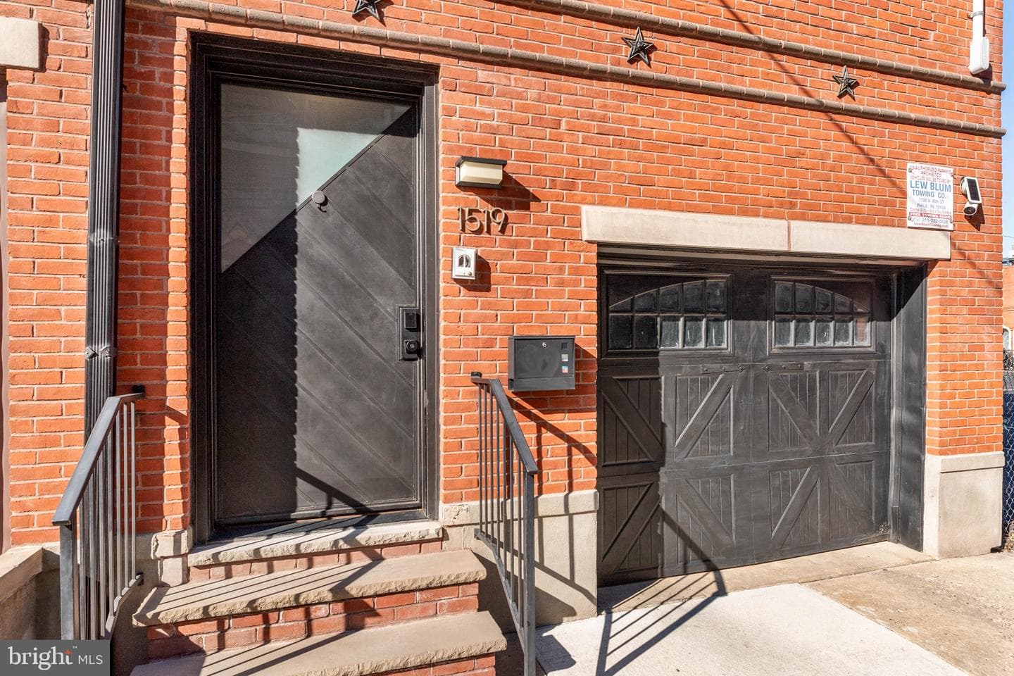 1519 Wallace Street photo 1