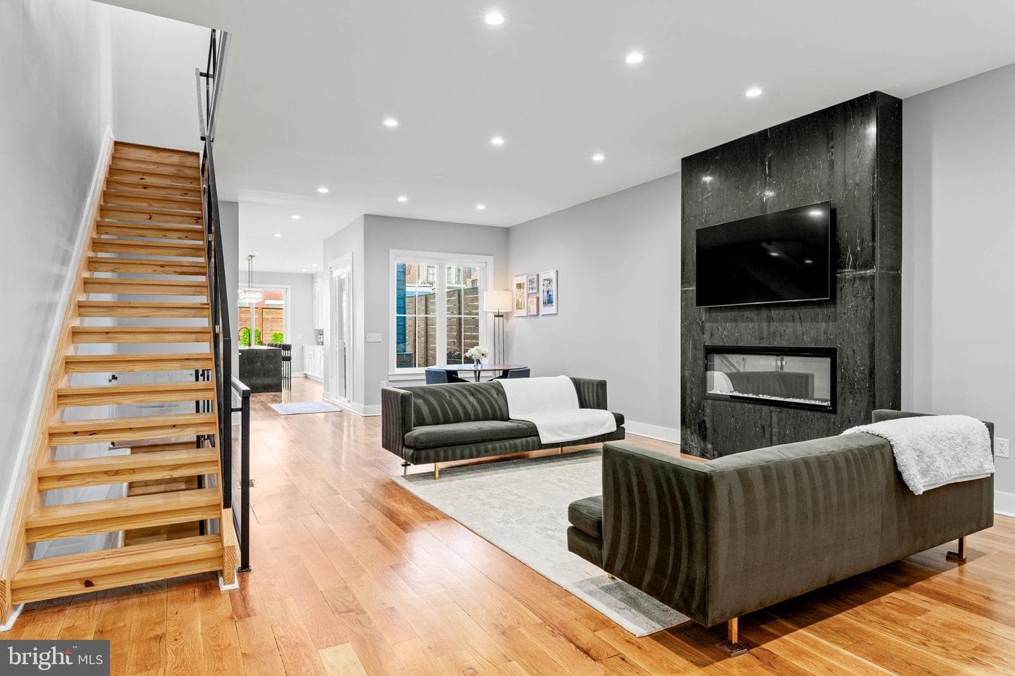1519 Wallace Street photo 4