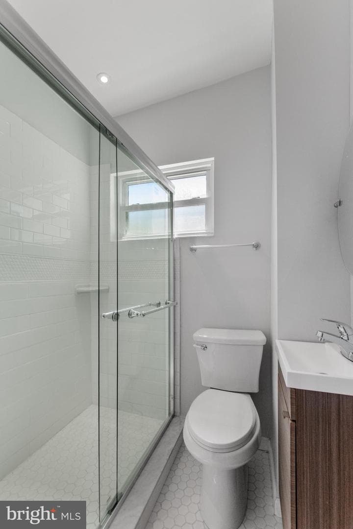 2545 N Marshall Street photo 13