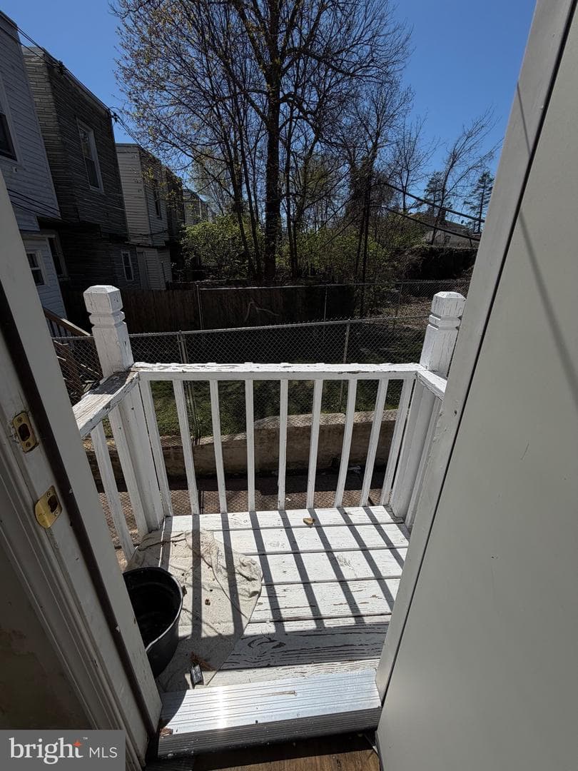 535 E Penn Street photo 9