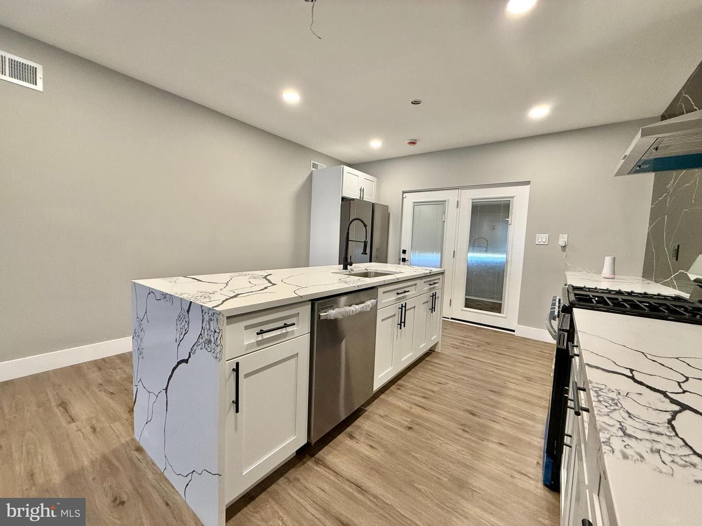 2058 E Auburn Street photo 16