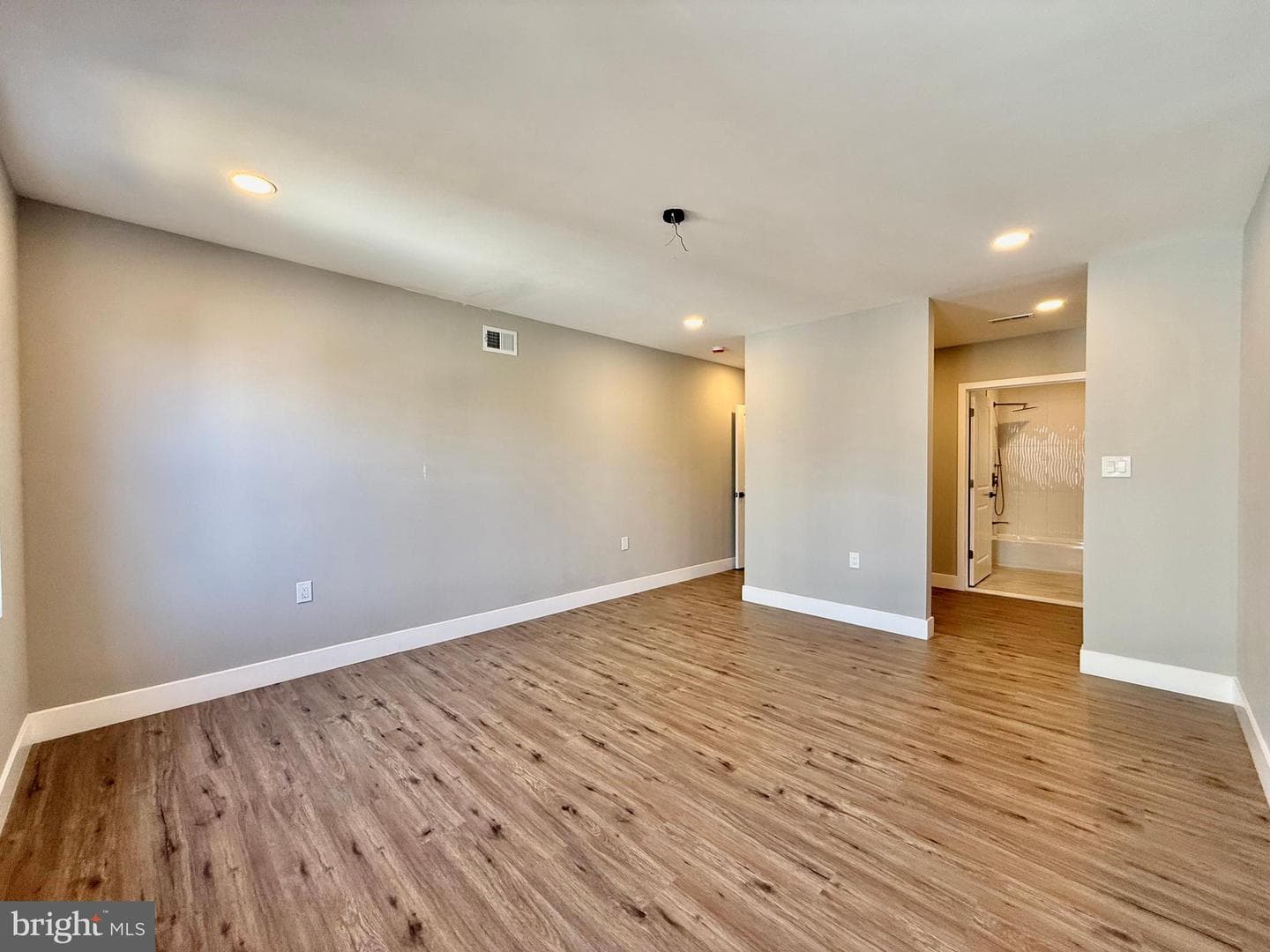 2058 E Auburn Street photo 34