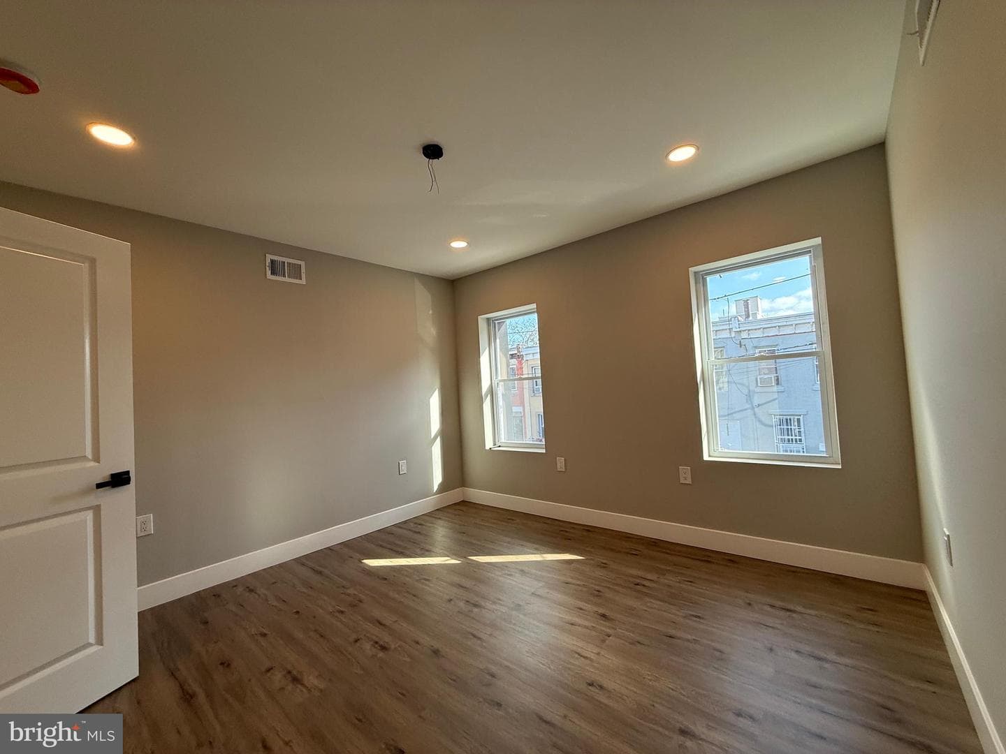 2058 E Auburn Street photo 42