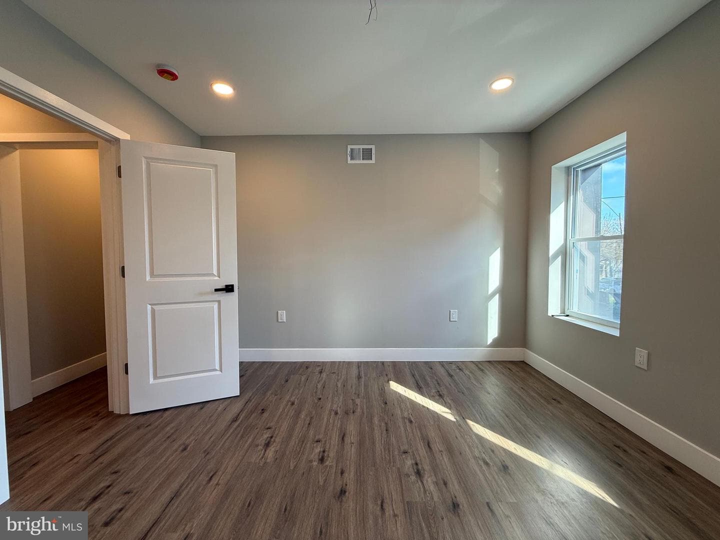 2058 E Auburn Street photo 43