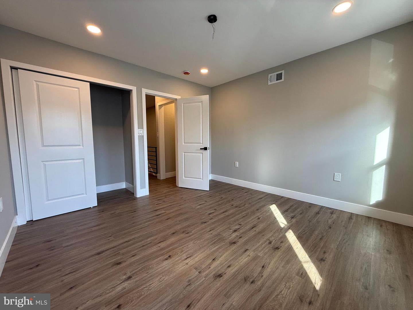 2058 E Auburn Street photo 44