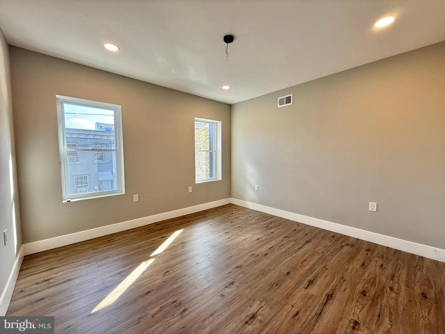 2058 E Auburn Street photo 47