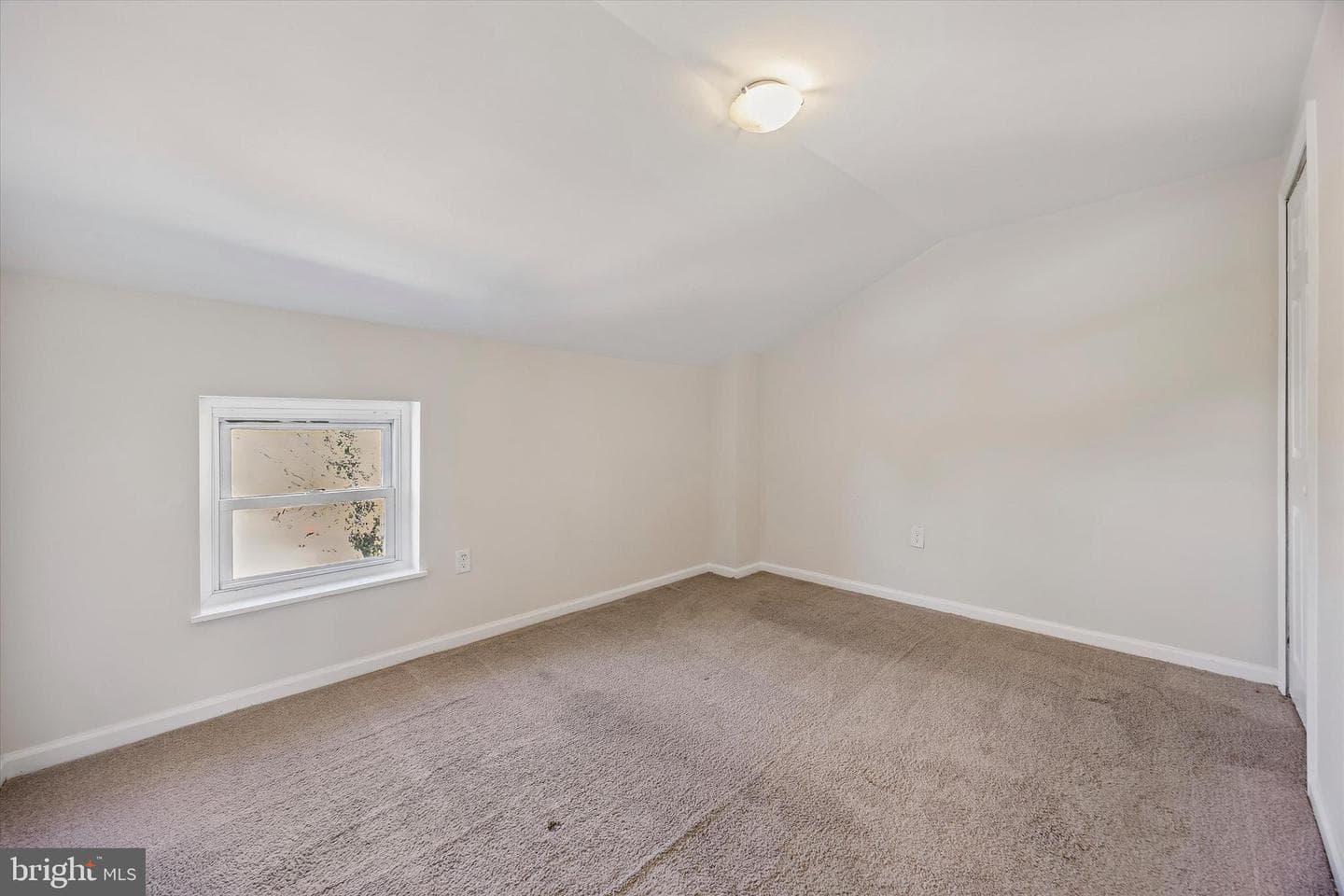 436 Lemonte Street photo 17