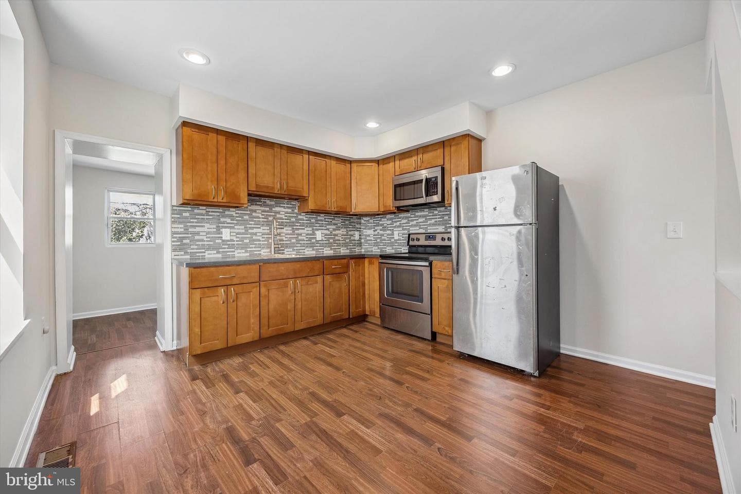 436 Lemonte Street photo 6