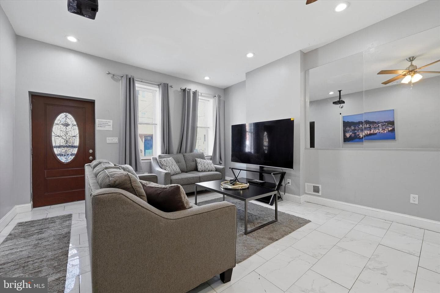 2057 N Franklin Street photo 3