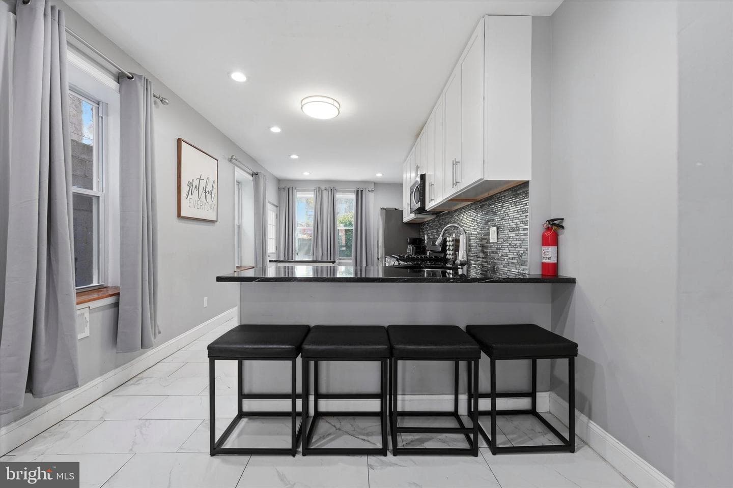 2057 N Franklin Street photo 8