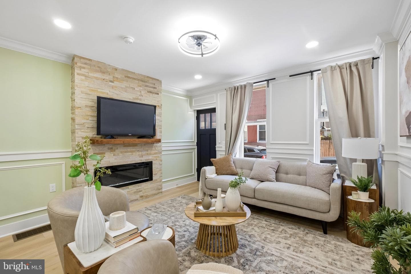 2076 E Monmouth Street, Philadelphia