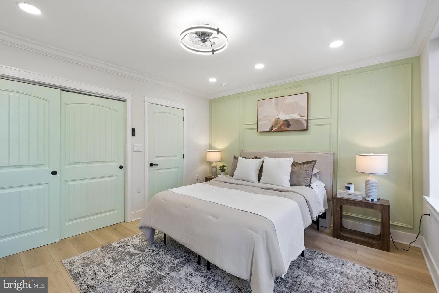 2076 E Monmouth Street photo 21