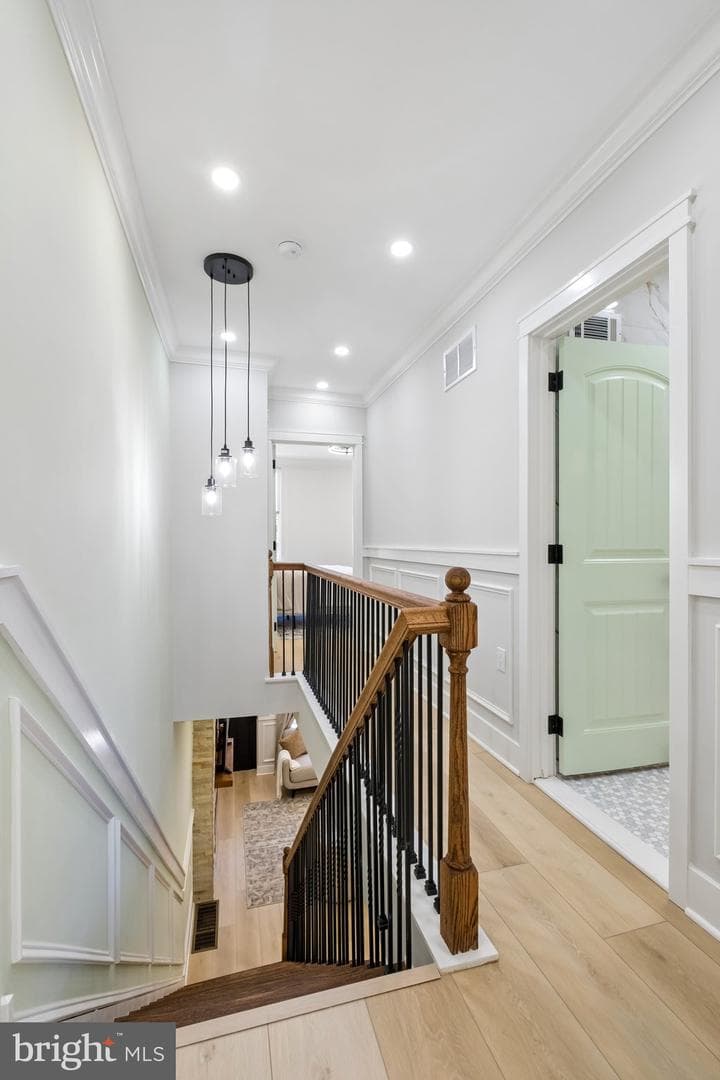 2076 E Monmouth Street photo 25