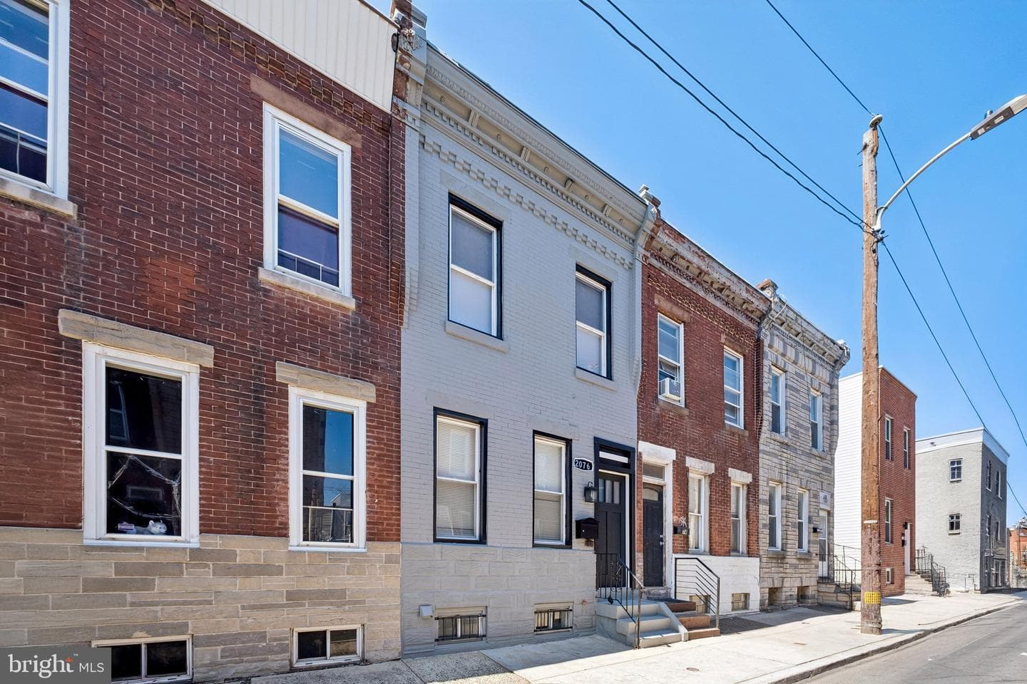 2076 E Monmouth Street photo 34